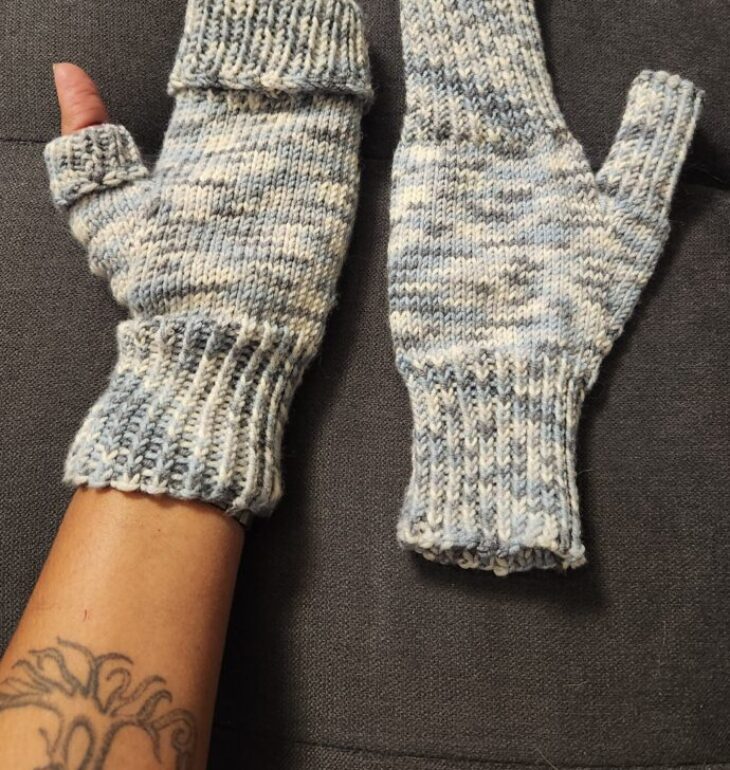 Cashmere mittens