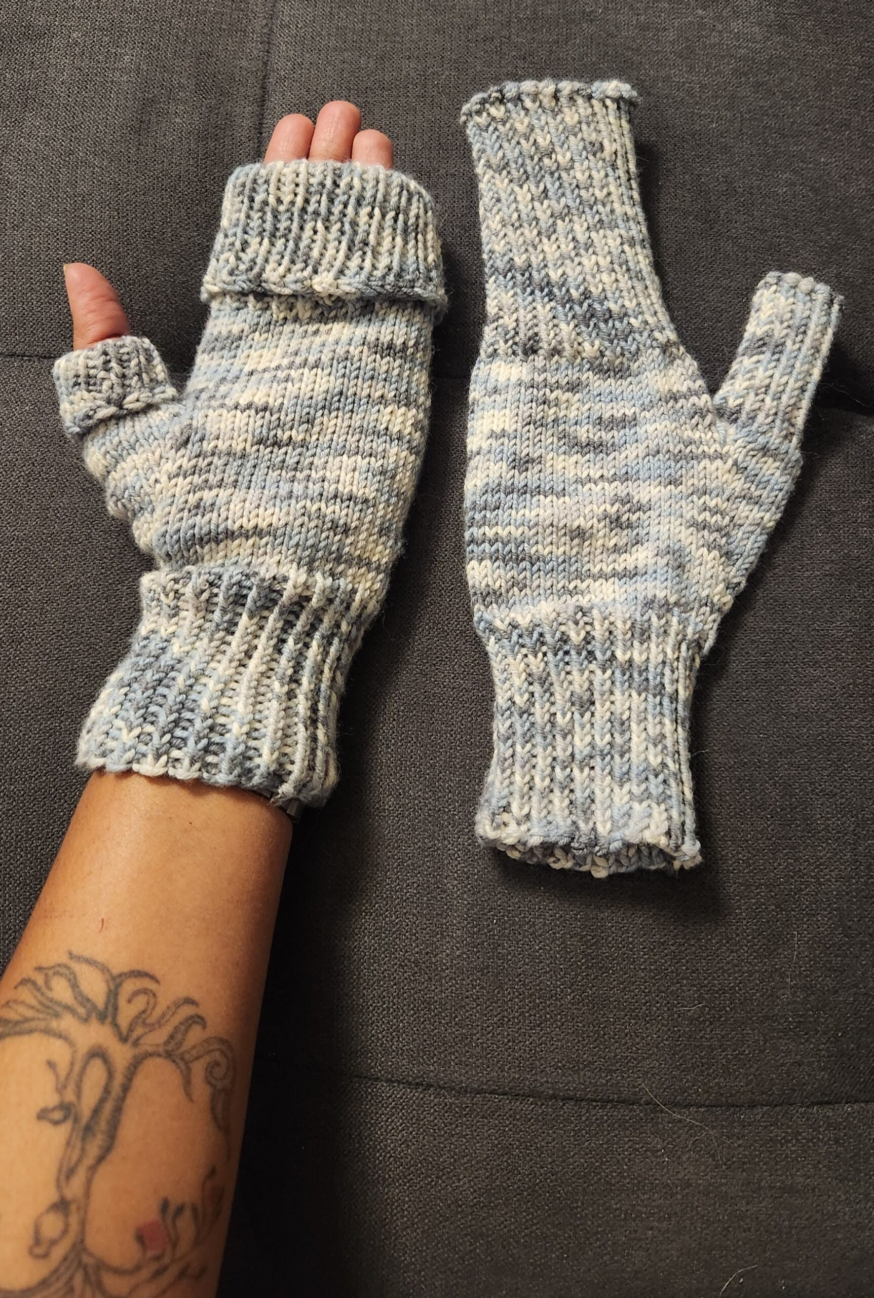 Cashmere mittens